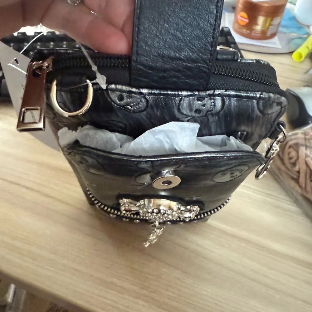 Black Skull Rhinestone Crossbody Wallet Bag - Picture 2 of 5